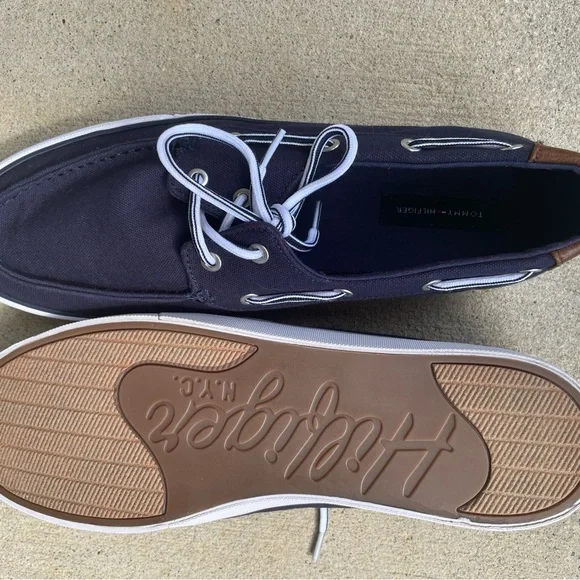 Men’s gently used shoes. Tommy Hilfiger size 12. - Picture 4 of 4